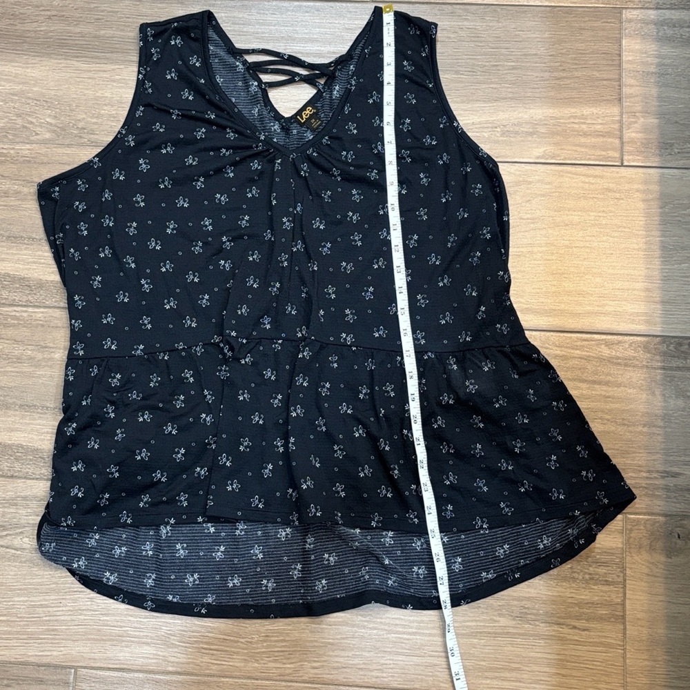 Lee plus size sleeveless blouse - Picture 4 of 6